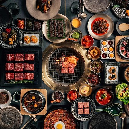 Hotel The St. Regis Dubai, The Palm Esterno foto A selection of Korean dishes