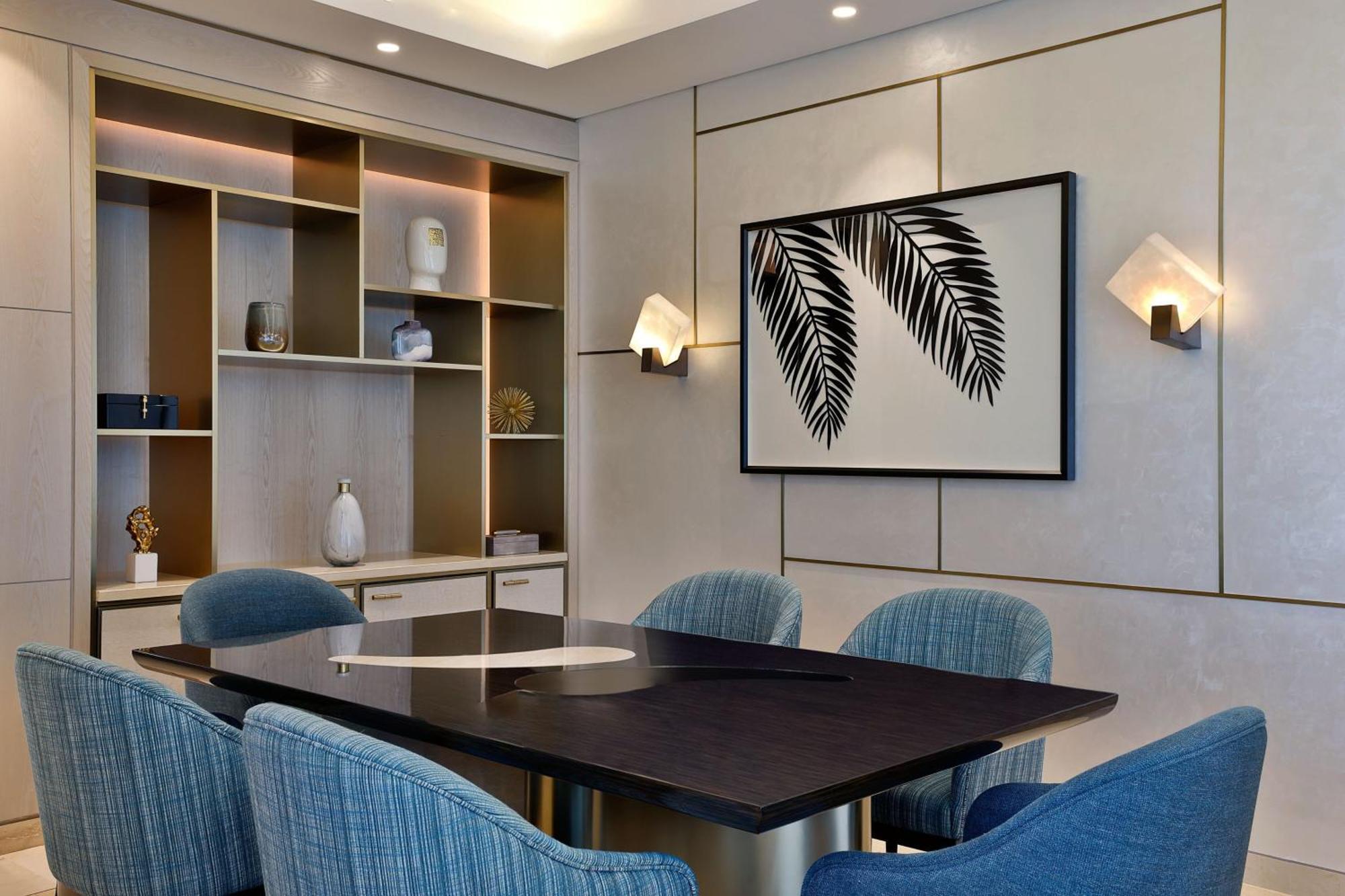 Hotel The St. Regis Dubai, The Palm Esterno foto The interior of the 2019 renovated lounge