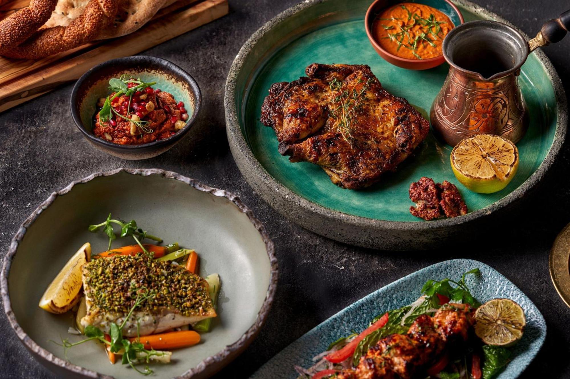 Hotel The St. Regis Dubai, The Palm Esterno foto A selection of dishes from the restaurant